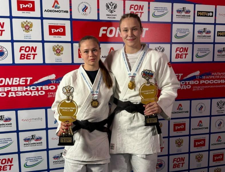 Александра Шестопалова и Кристина Коновалова